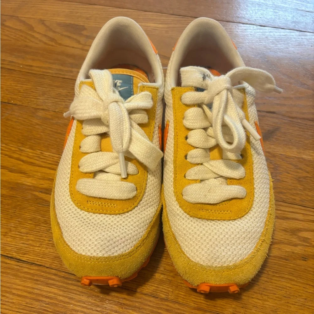Nike Daybreak Paisley Swoosh - Picture 11 of 14